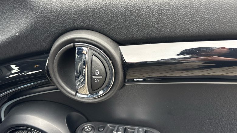 MINI Hatchback 1.5 Cooper Sport 5dr Petrol Hatchback